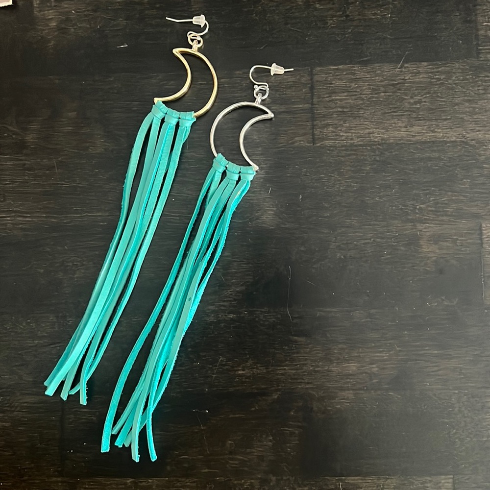 🩵Half moon turquoise knot earrings